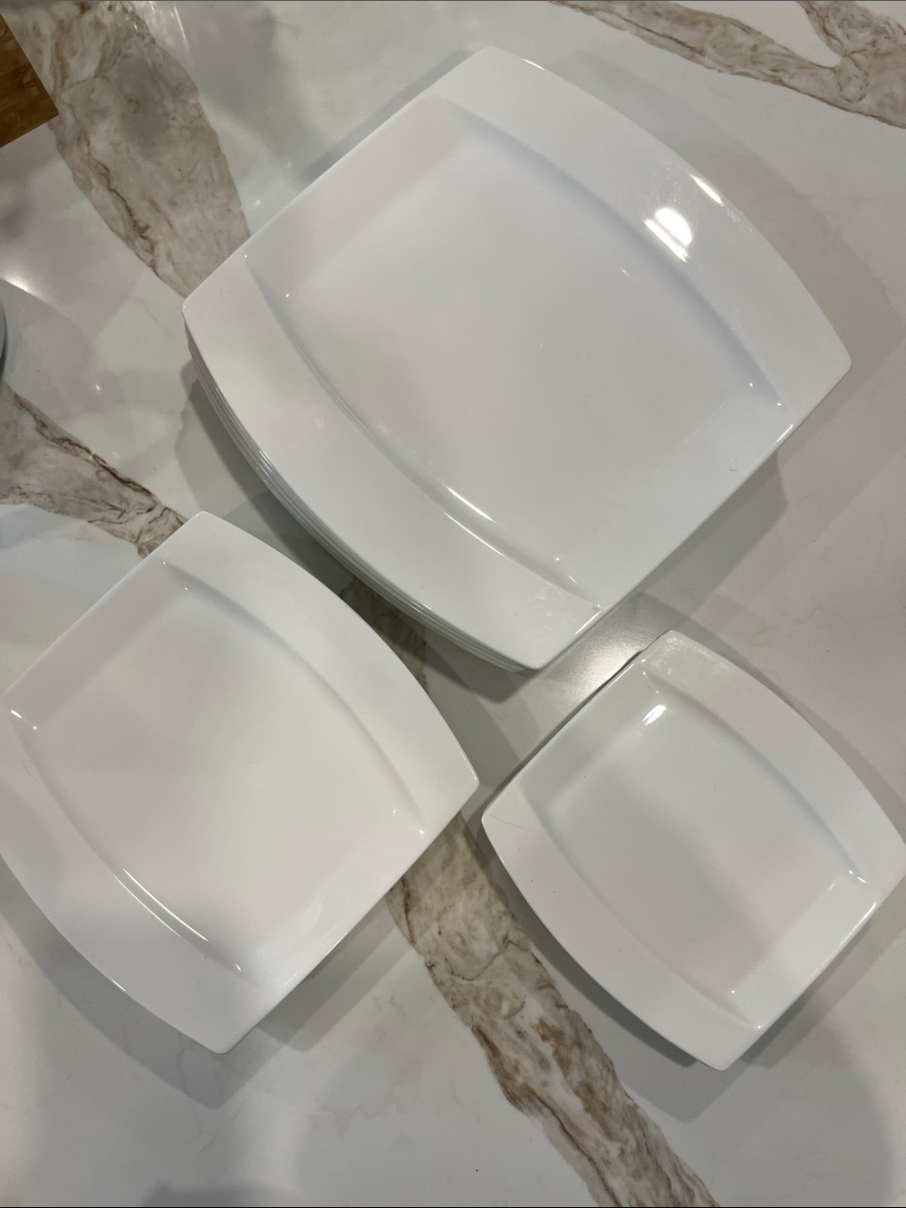 William Ashley NARUMI Fine Bone China from Japan White Dinnerware Plates